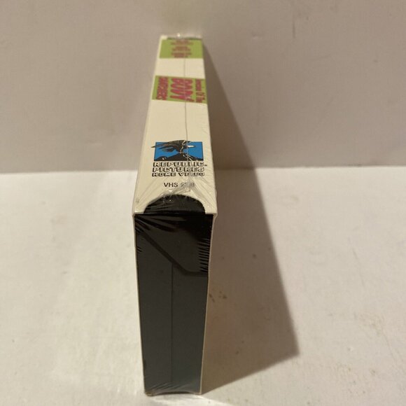 Invasion of the Body Snatchers (VHS, 1988, BW Version) Factory Sealed - Picture 4 of 5